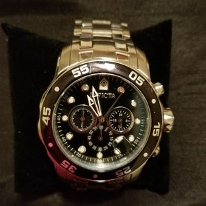 Beautiful Men's Pro Diver